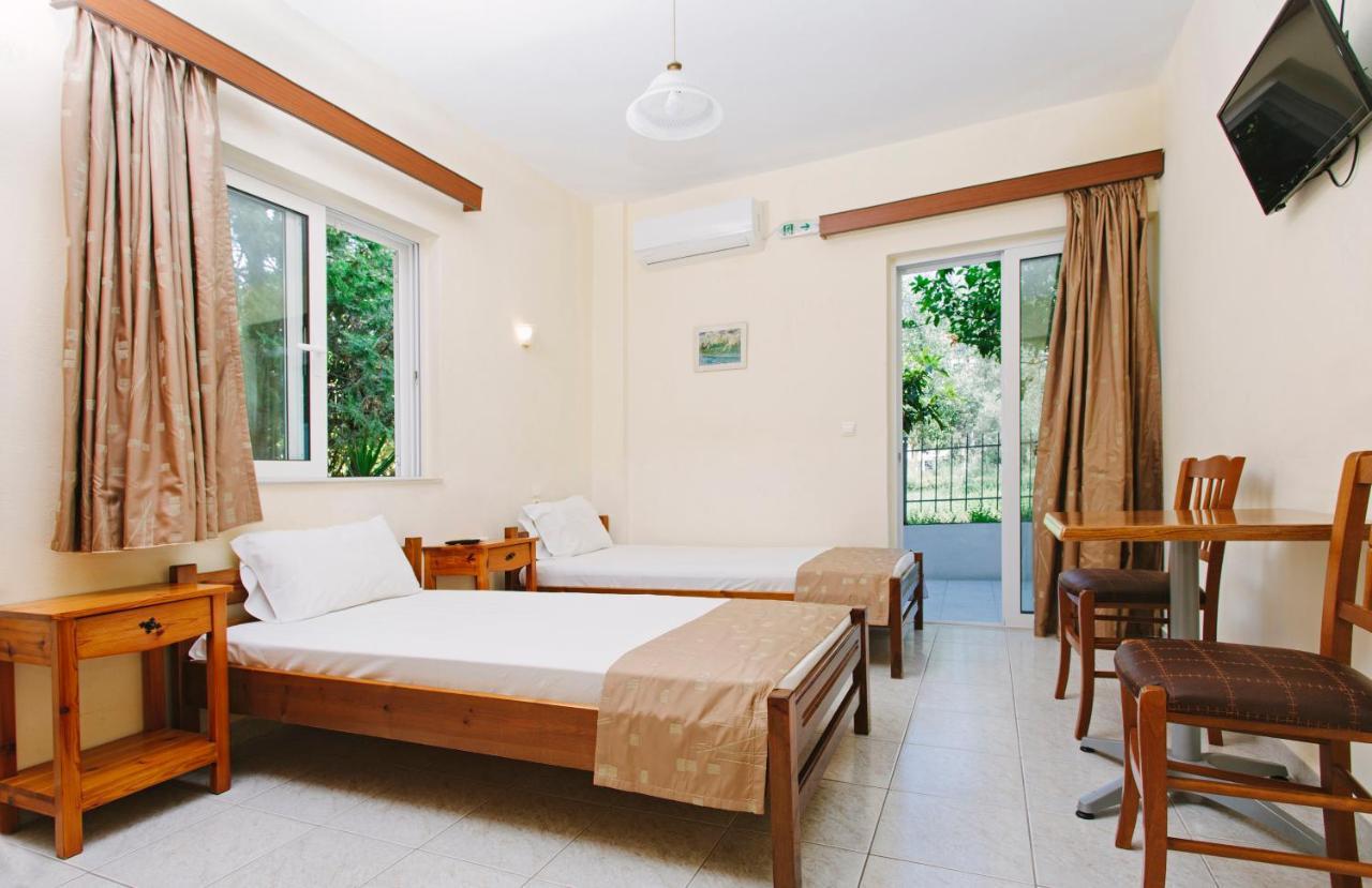 Hotel Loula Rooms And Apartments Καμένα Βούρλα Εξωτερικό φωτογραφία