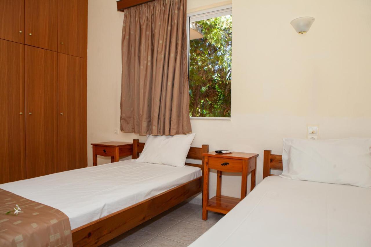 Hotel Loula Rooms And Apartments Καμένα Βούρλα Εξωτερικό φωτογραφία