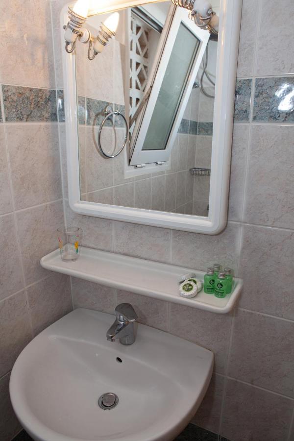 Hotel Loula Rooms And Apartments Καμένα Βούρλα Εξωτερικό φωτογραφία