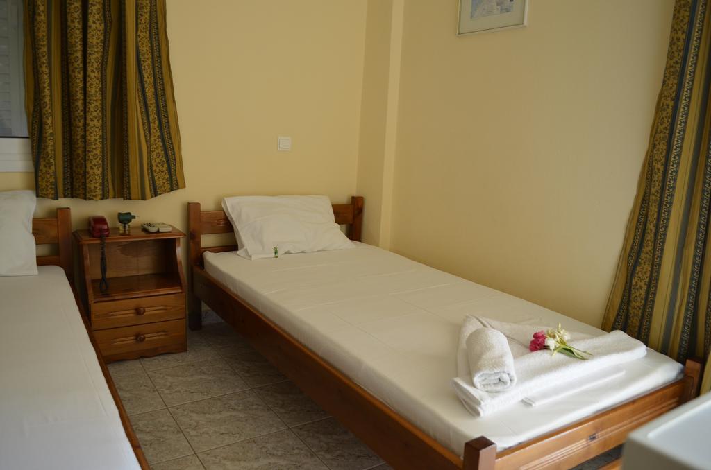 Hotel Loula Rooms And Apartments Καμένα Βούρλα Εξωτερικό φωτογραφία